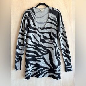 Vertical Design Wool Cashmere V Neck Longline Sweater Animal Print M/L